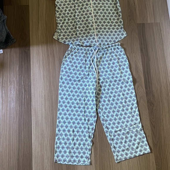 Pj set - Picture 2 of 12